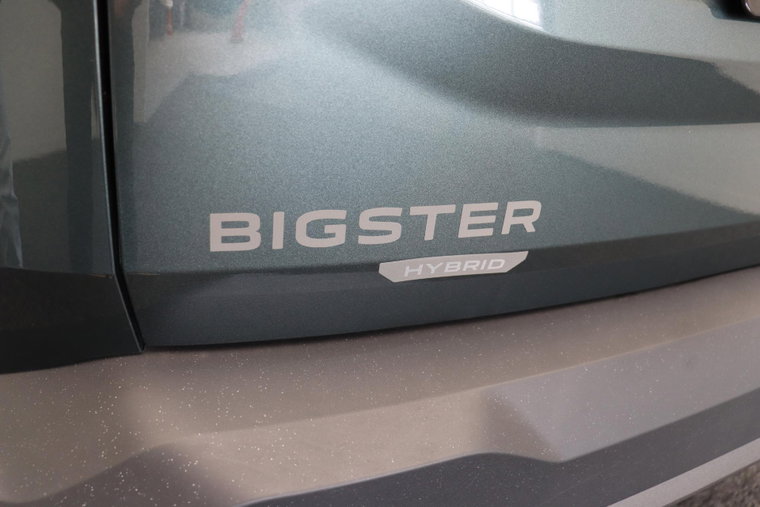 Vehicle Image 25