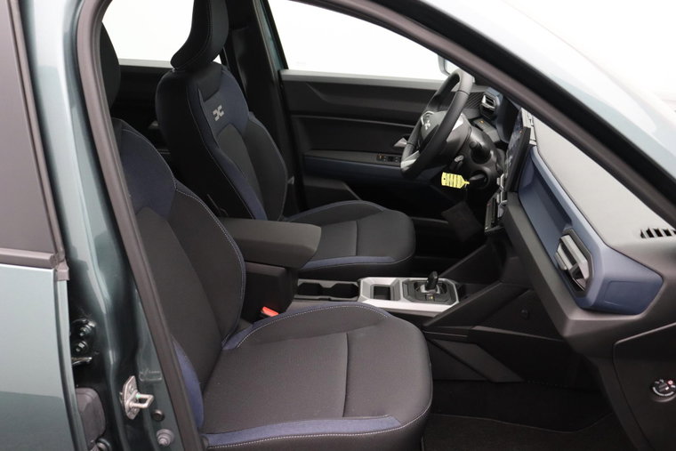 Vehicle Image 35
