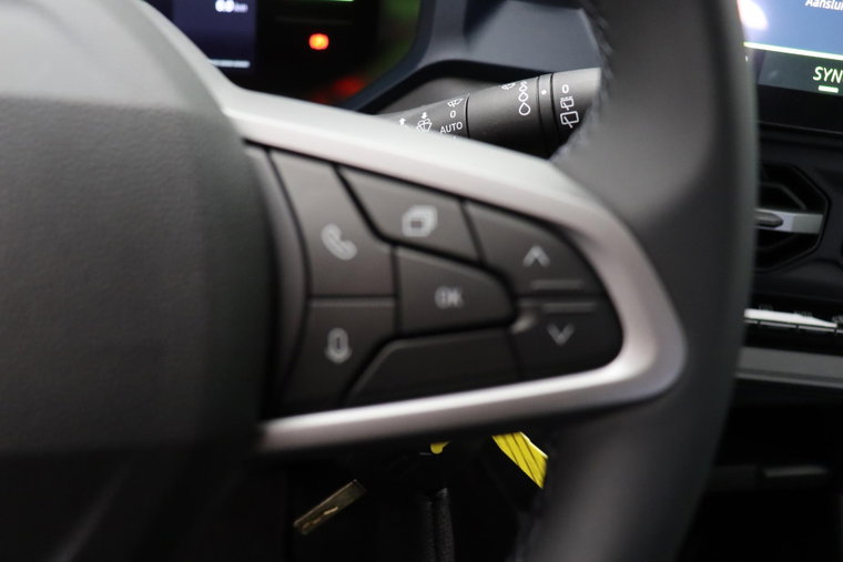 Vehicle Image 42