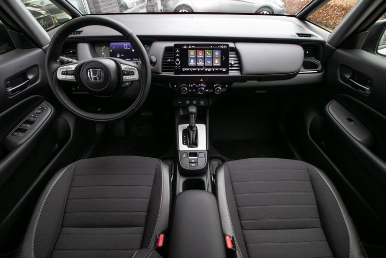 Vehicle Image 12