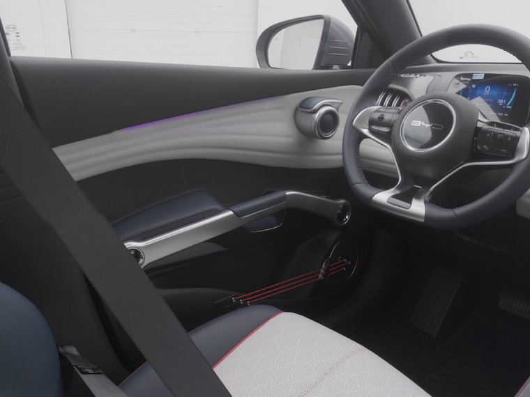 Vehicle Image 12