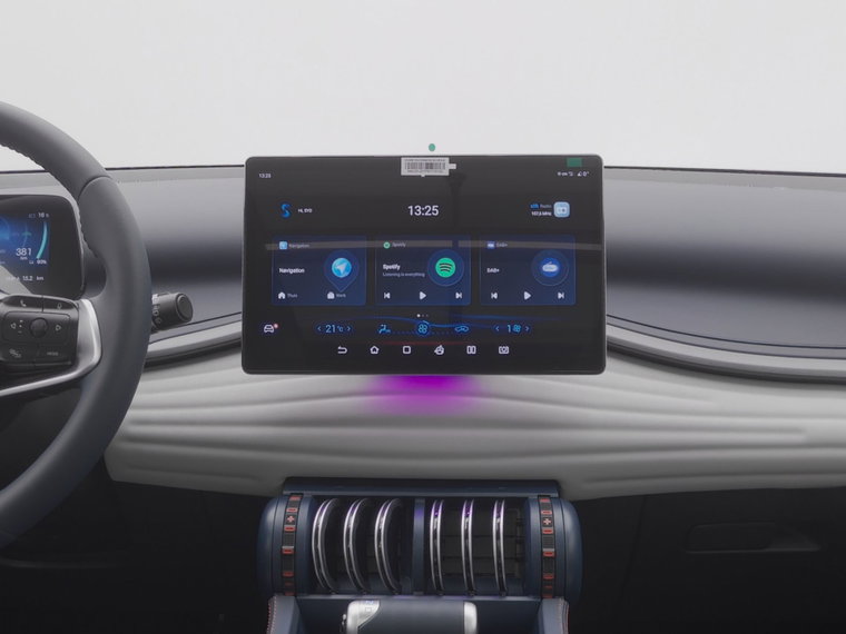 Vehicle Image 9