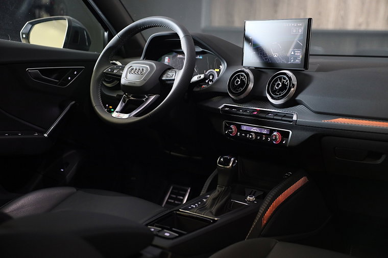 Vehicle Image 6