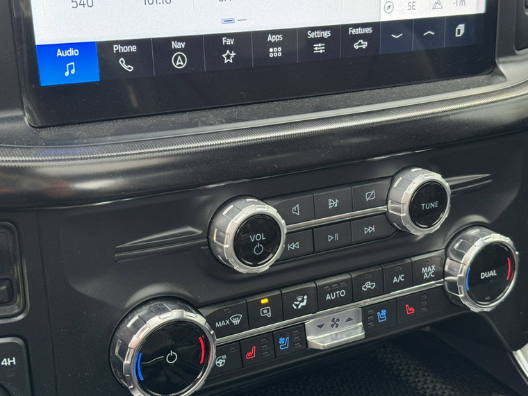 Vehicle Image 24