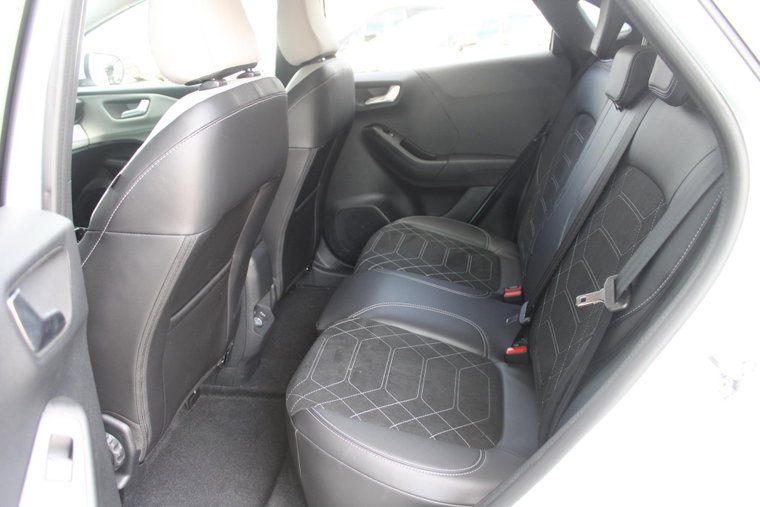 Vehicle Image 22