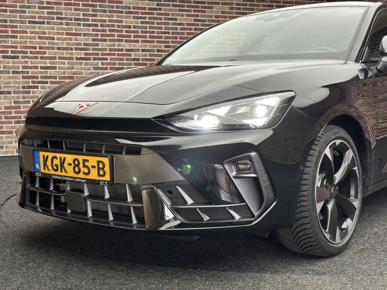 Vehicle Image 32