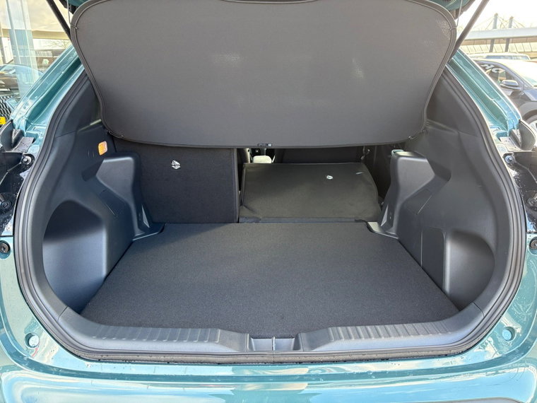 Vehicle Image 32