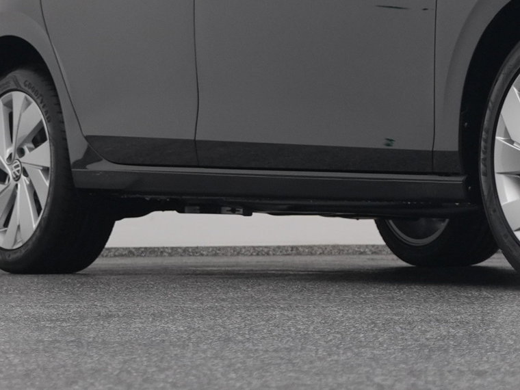 Vehicle Image 38