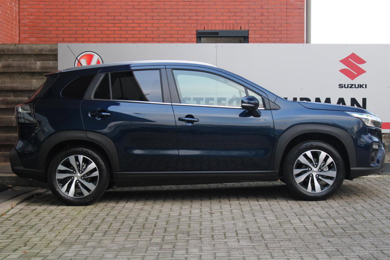 Vehicle Image 4
