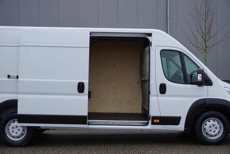 Vehicle Image 37