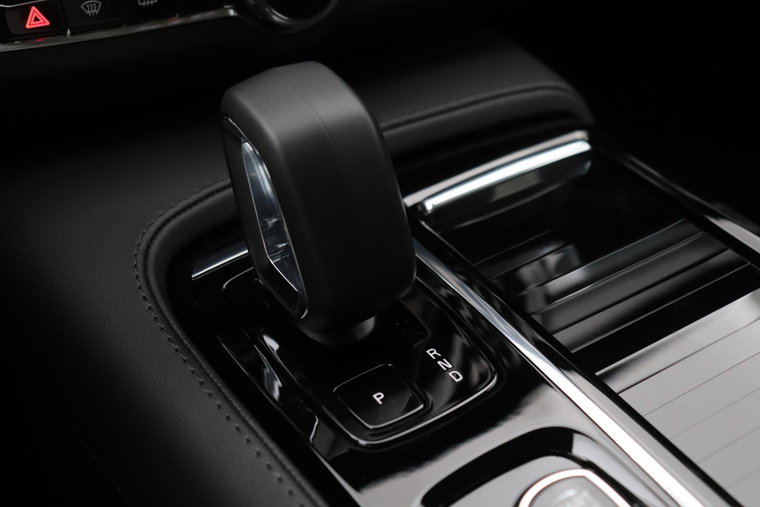 Vehicle Image 38