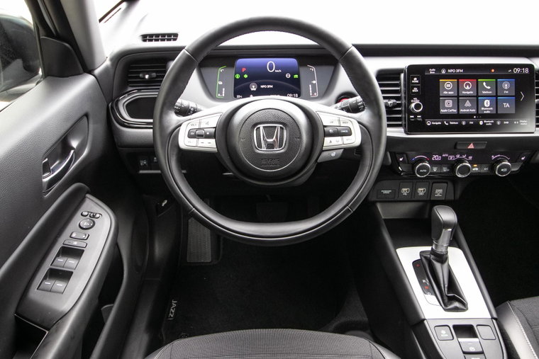 Vehicle Image 16