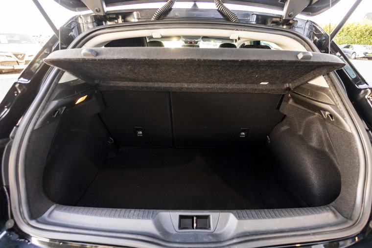 Vehicle Image 37