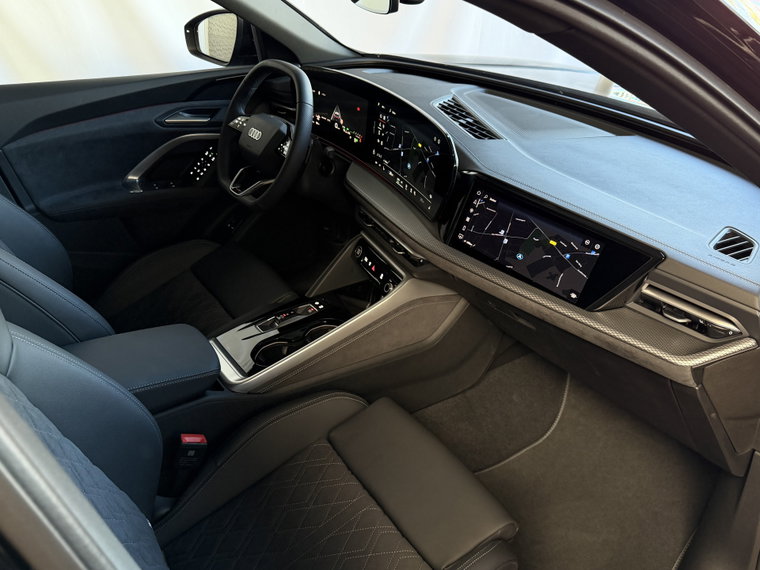Vehicle Image 35