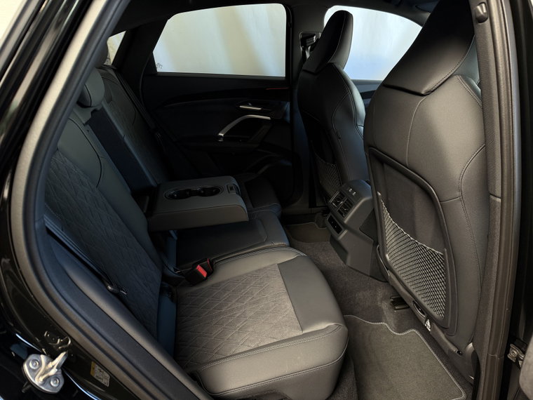 Vehicle Image 50