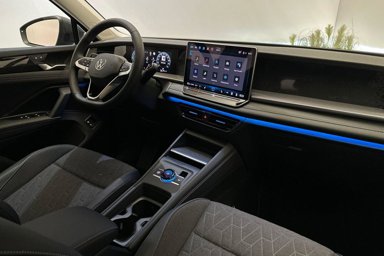 Vehicle Image 13