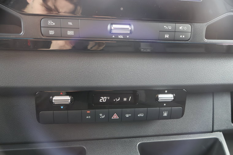 Vehicle Image 33