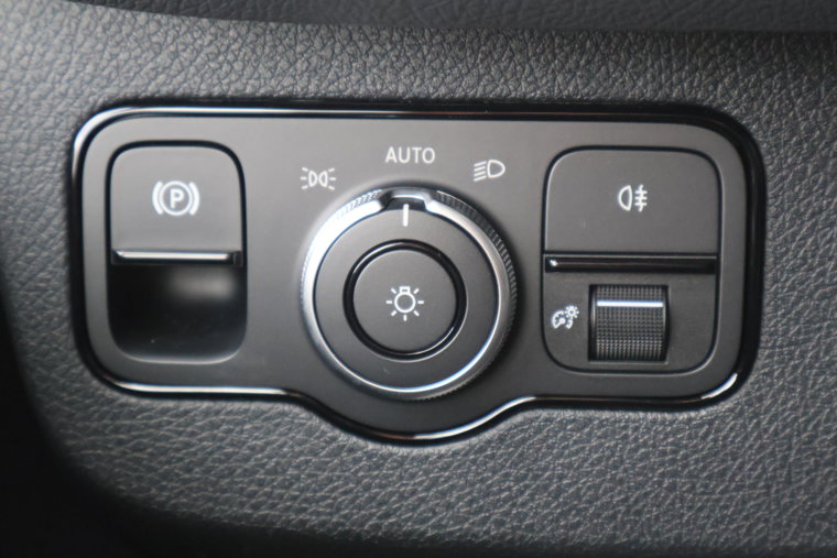 Vehicle Image 38
