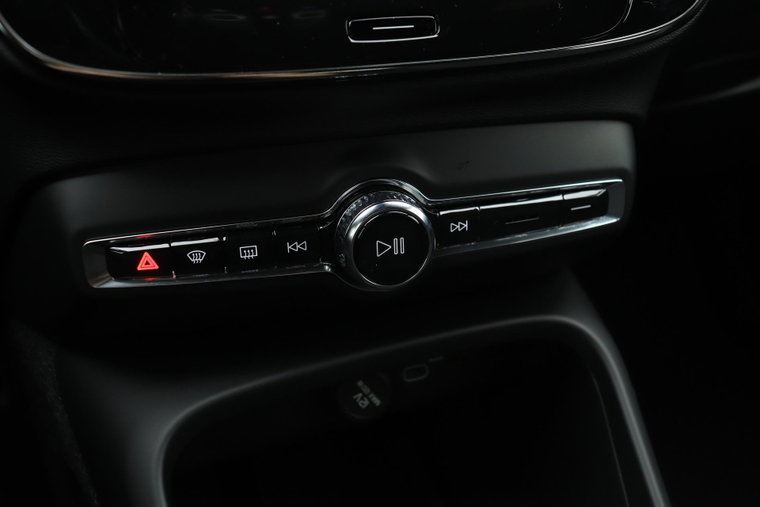 Vehicle Image 37