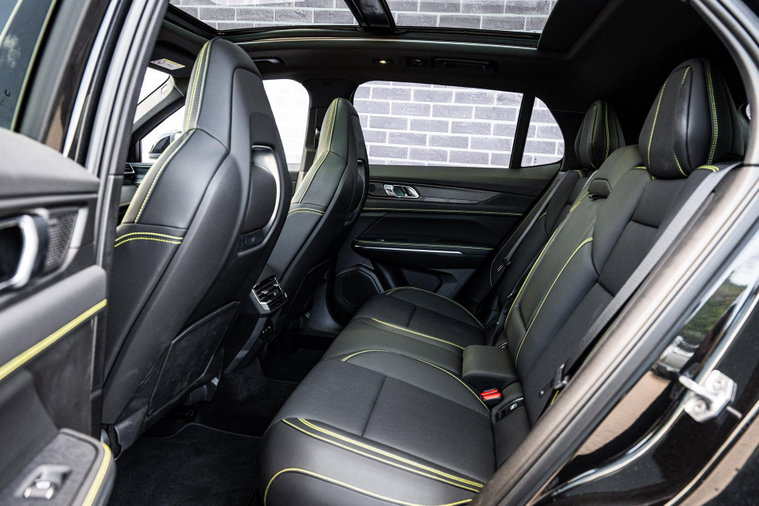 Vehicle Image 8