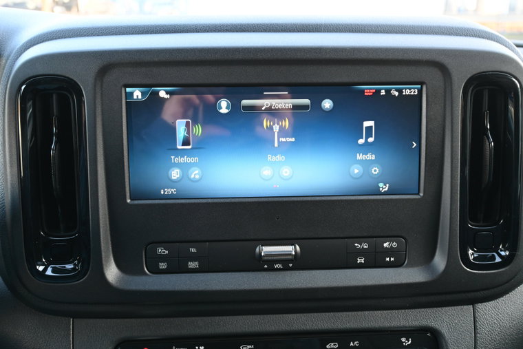 Vehicle Image 19