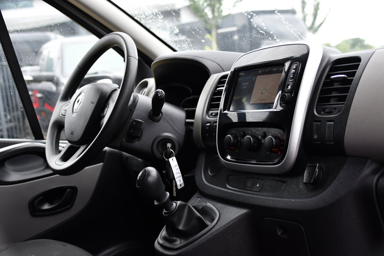 Vehicle Image 25