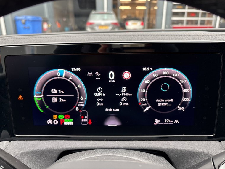 Vehicle Image 18