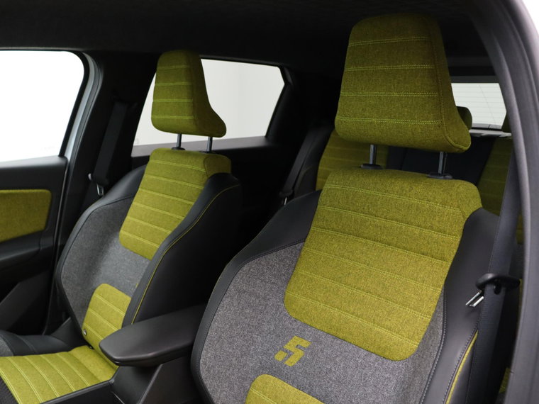 Vehicle Image 33