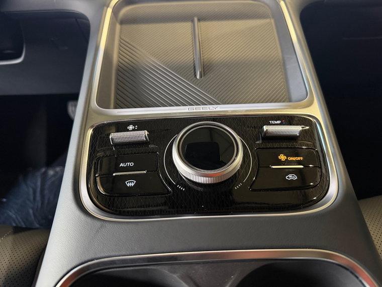 Vehicle Image 38