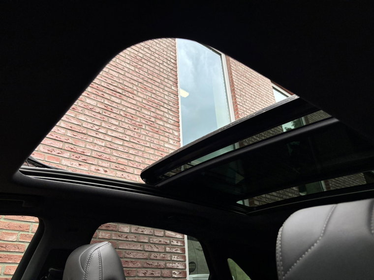 Vehicle Image 28