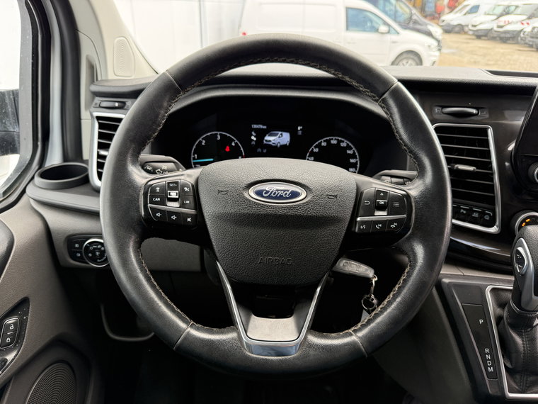 Vehicle Image 25