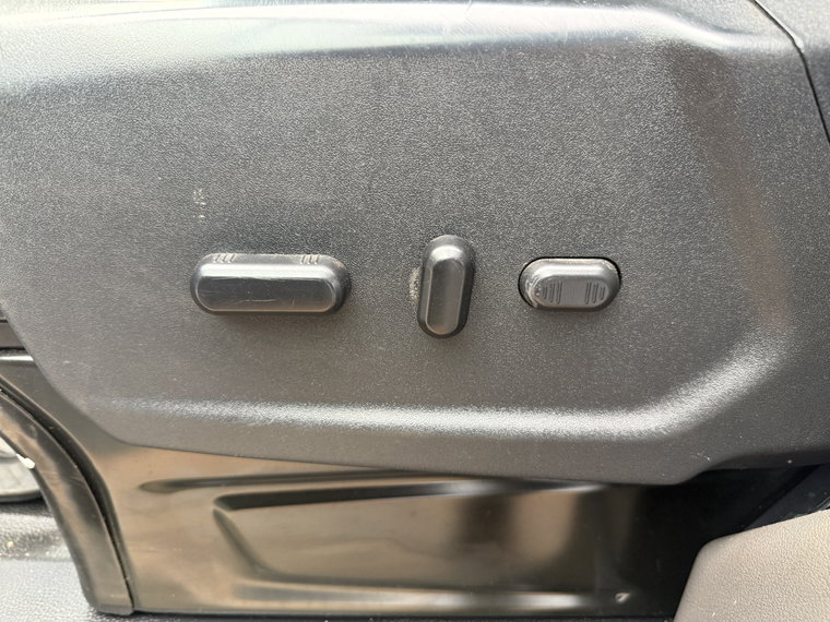 Vehicle Image 28