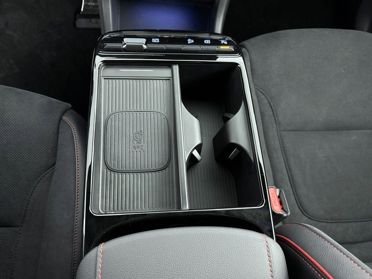 Vehicle Image 24