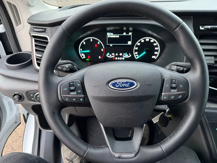 Vehicle Image 16