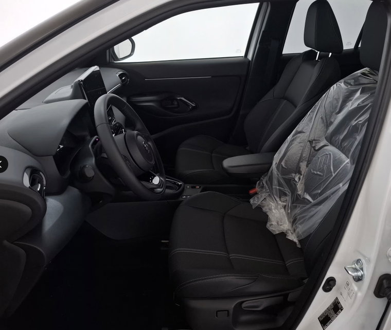 Vehicle Image 12