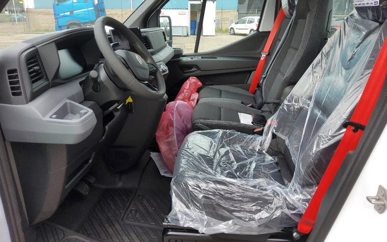 Vehicle Image 9