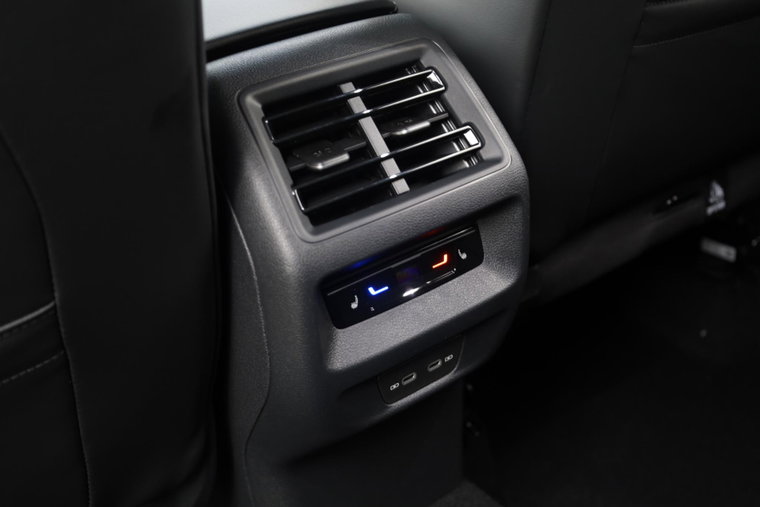 Vehicle Image 40