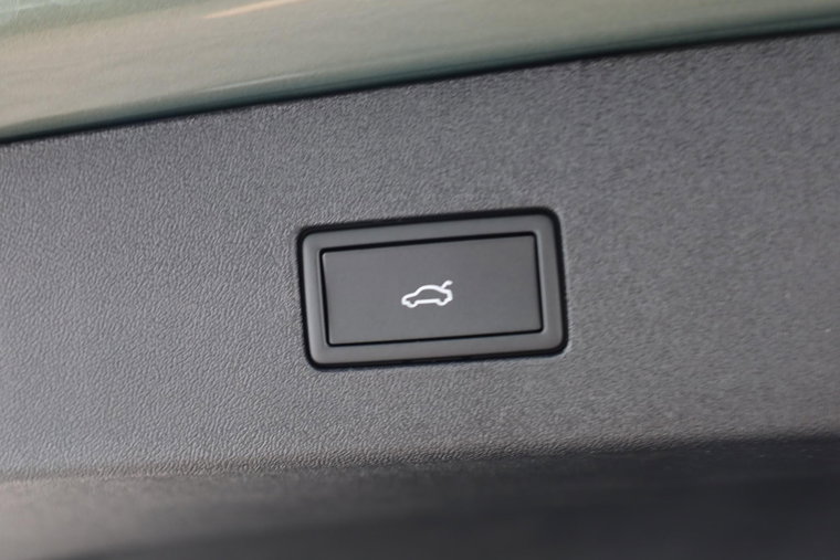 Vehicle Image 43