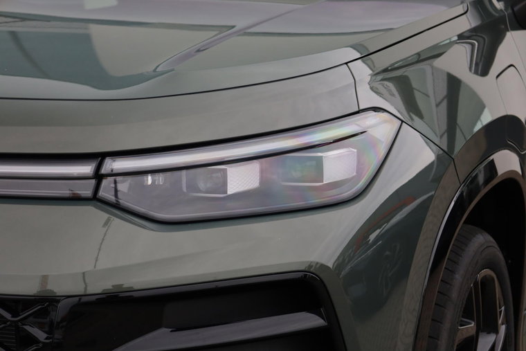 Vehicle Image 11