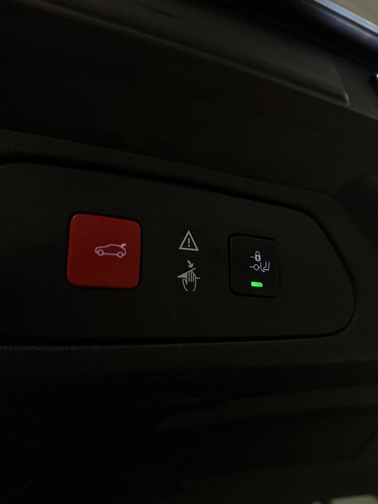 Vehicle Image 26