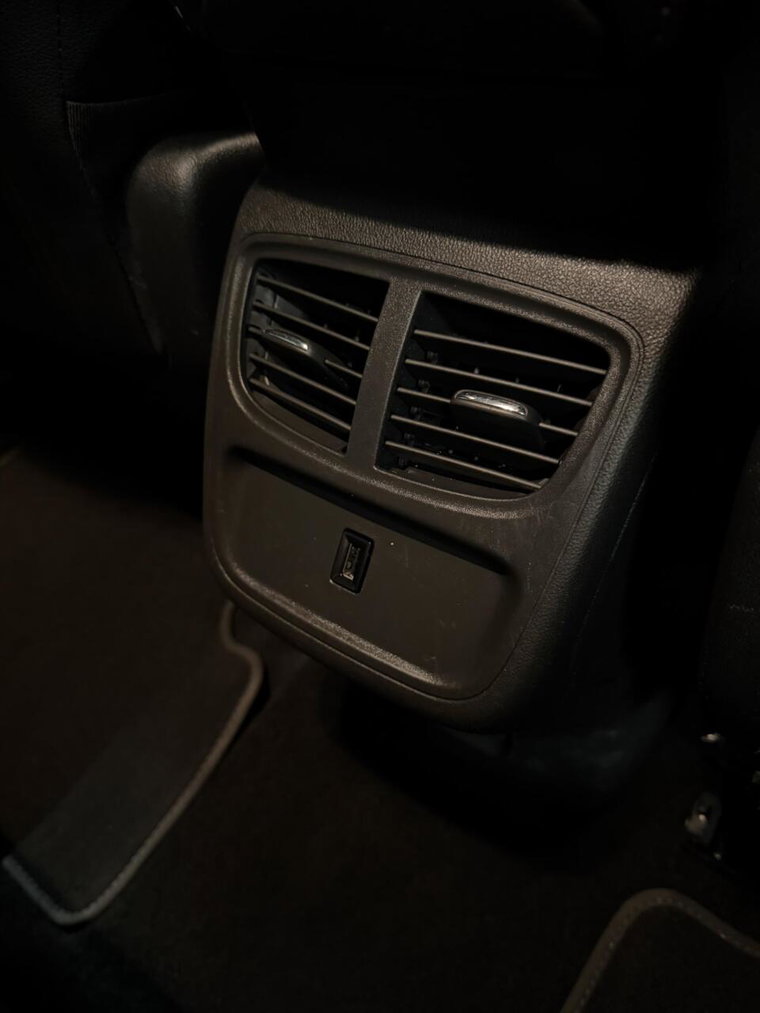 Vehicle Image 40
