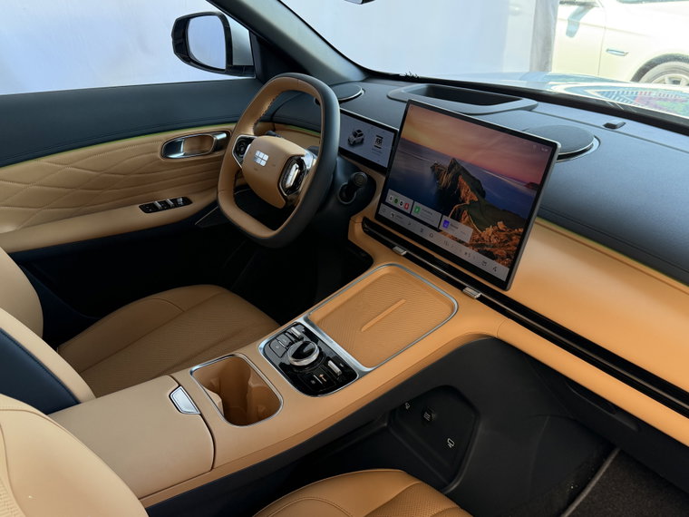 Vehicle Image 32