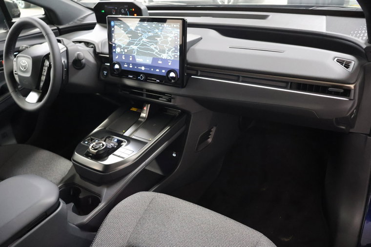 Vehicle Image 10