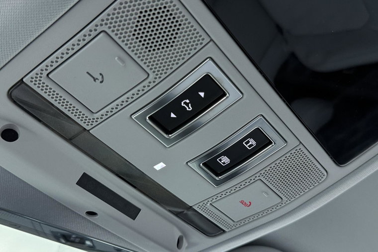 Vehicle Image 33