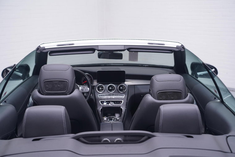 Vehicle Image 25