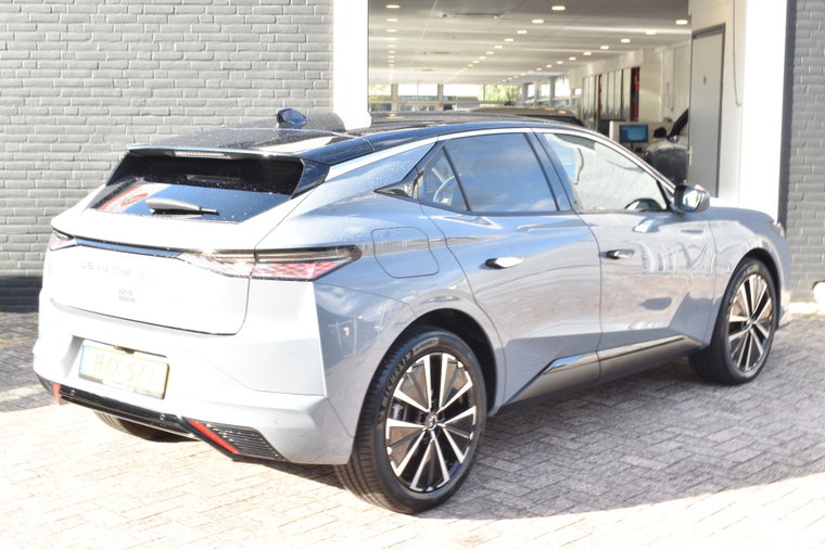 Vehicle Image 24