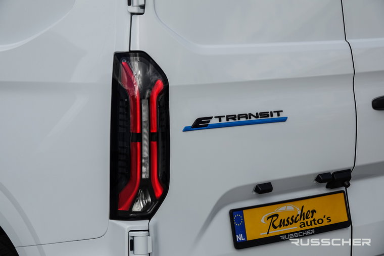 Vehicle Image 37