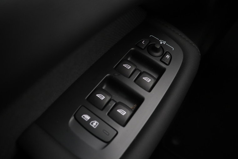Vehicle Image 48