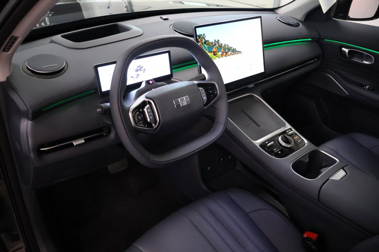 Vehicle Image 9