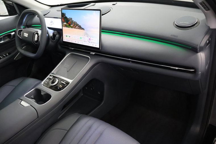 Vehicle Image 11